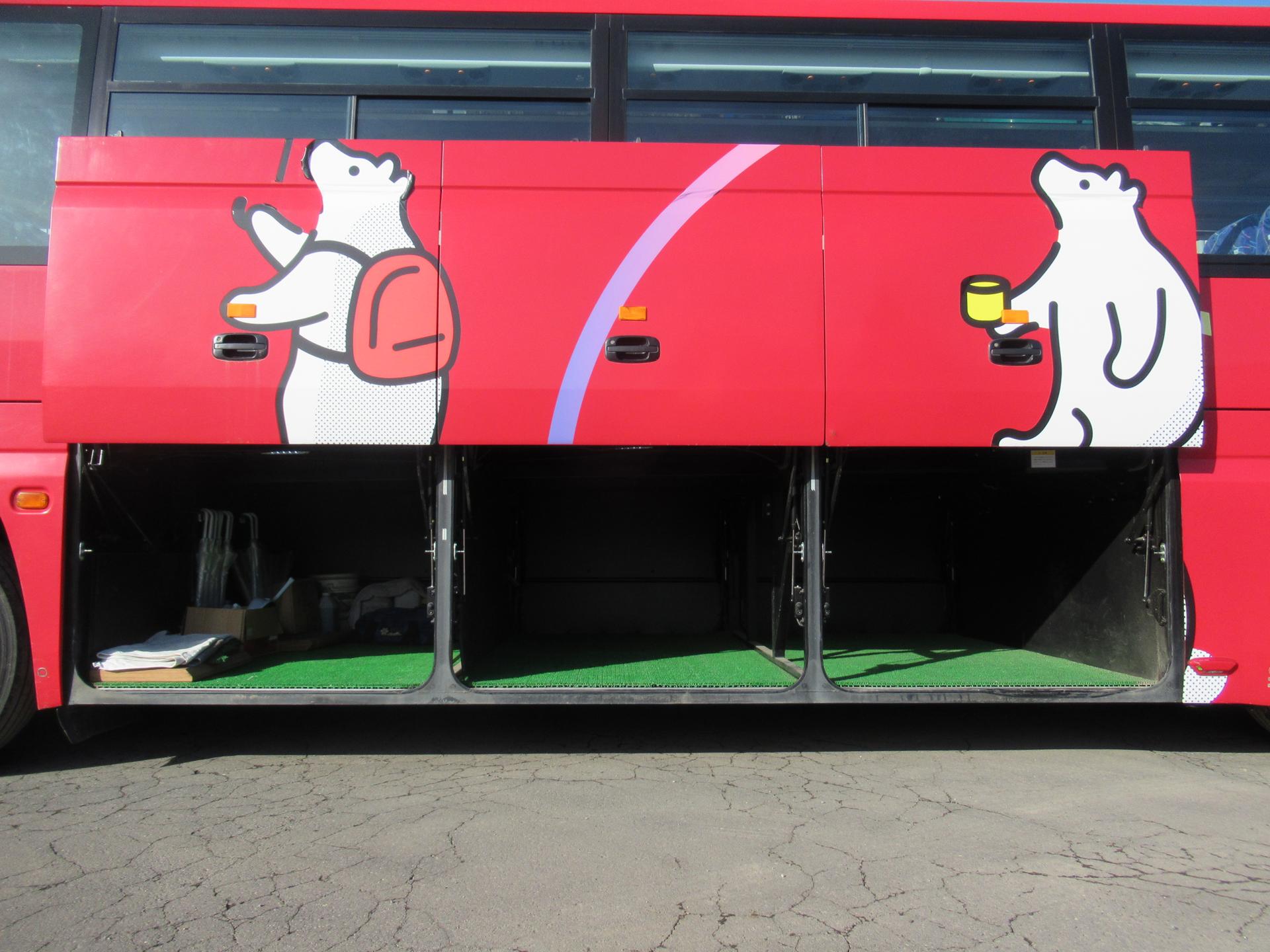 Regular sightseeing bus trunk